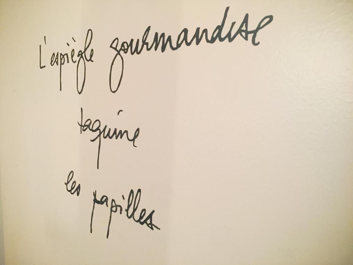 Surprenantes - La Biscuiterie Apartment Luaran gambar